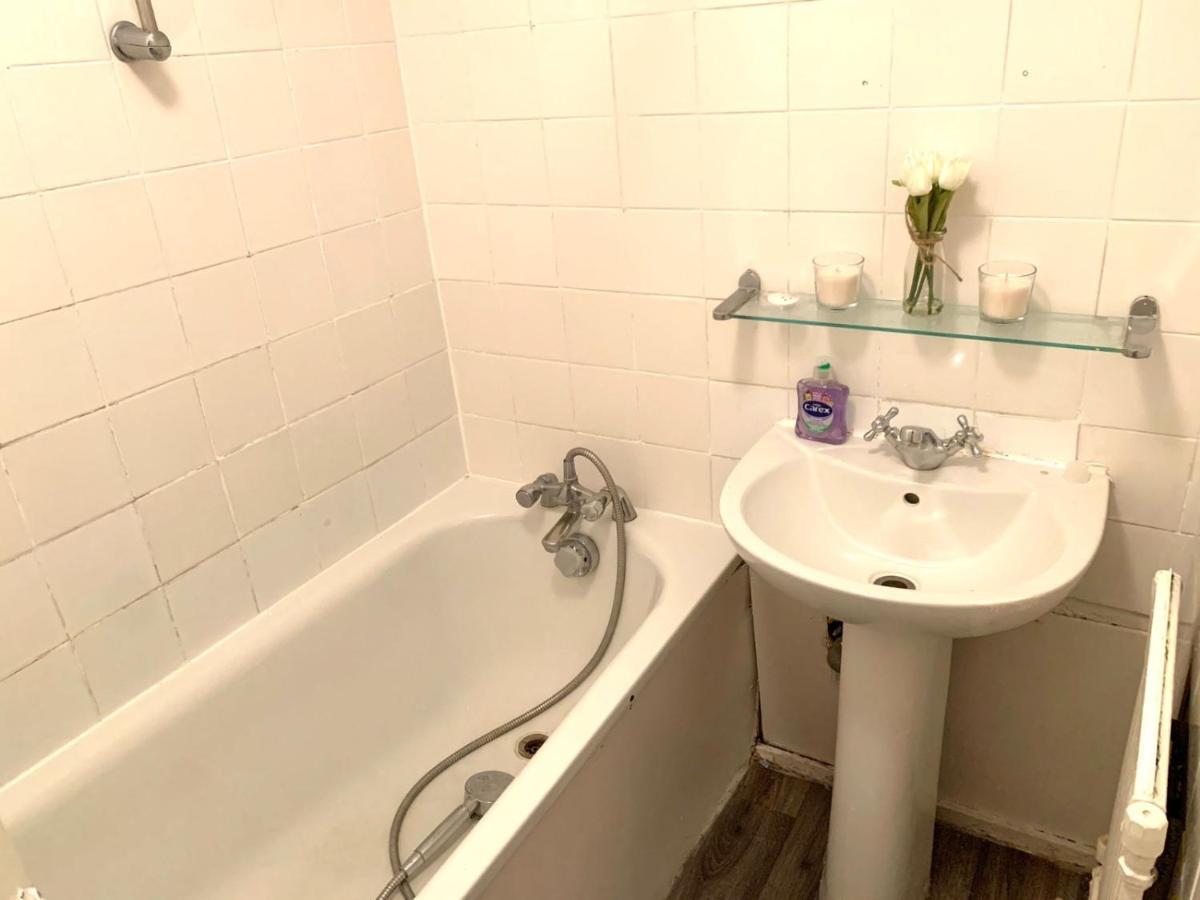 Private Bedrooms In A Flat! Home Away From Home! Shared Bathroom Londyn Zewnętrze zdjęcie