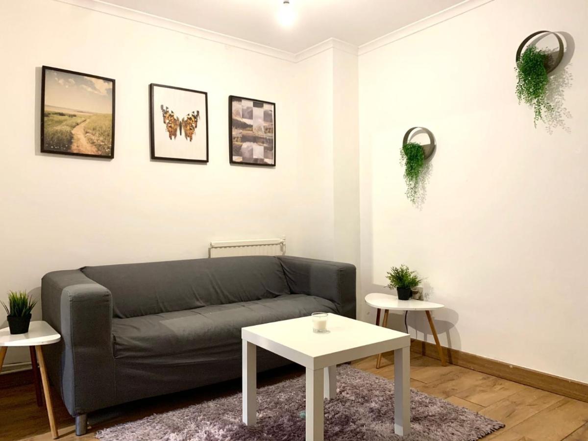 Private Bedrooms In A Flat! Home Away From Home! Shared Bathroom Londyn Zewnętrze zdjęcie