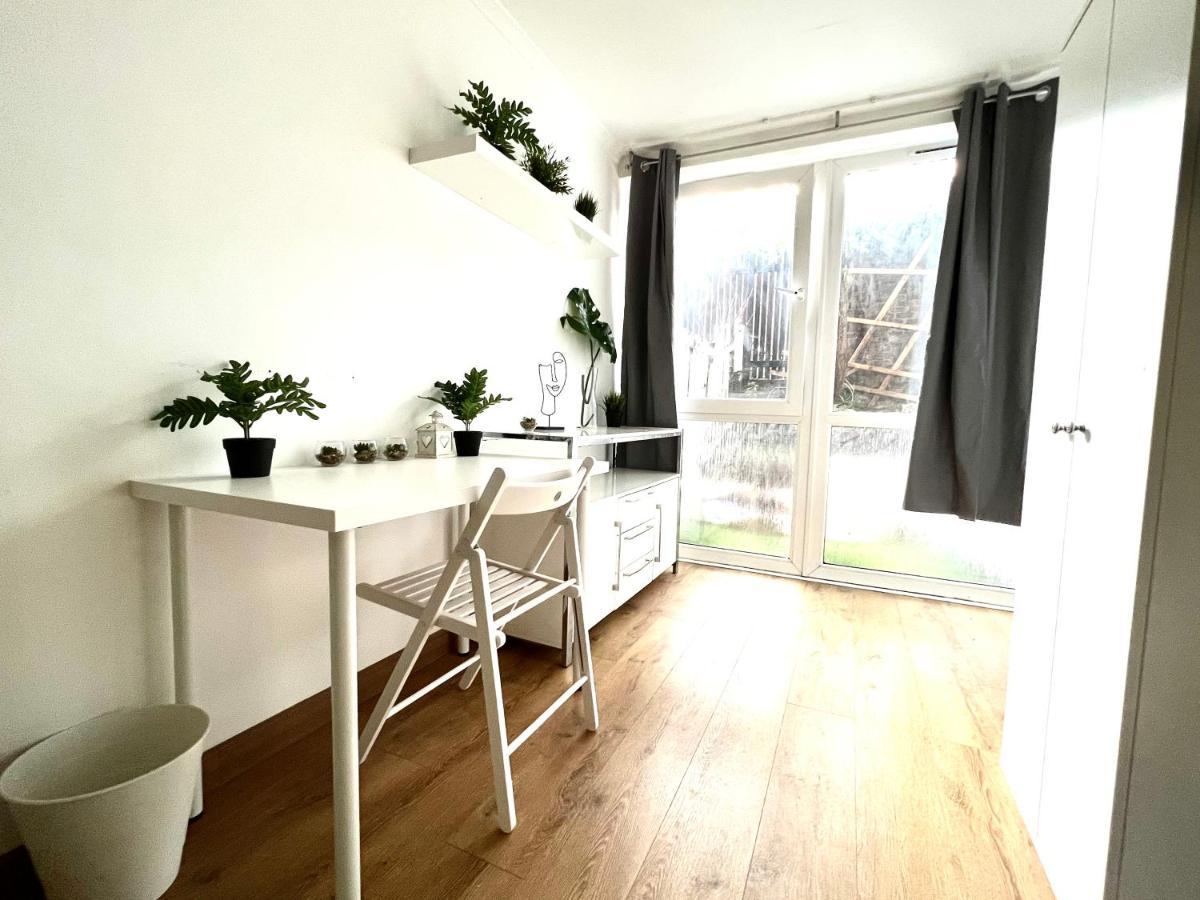 Private Bedrooms In A Flat! Home Away From Home! Shared Bathroom Londyn Zewnętrze zdjęcie